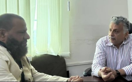 مدير الرعاية الصحية ومشرف التحصين بمديرية رضوم شبوة يلتقي مشرف منظمة الإنقاذ الدولية بالعاصمة عدن