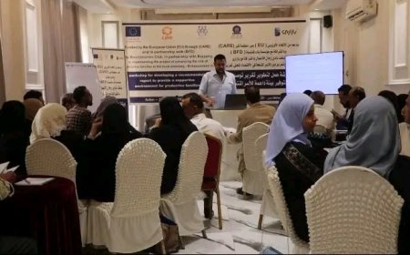 القائم بأعمال وكيل التنمية بوزارة الشؤون الاجتماعية ومديرة الأسر المنتجة يشاركان في ورشة لدعم وتمكين الأسر المنتجة بعدن