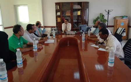 مدير عام صحة لحج يبحث مع وفد "أدرا" سبل تطوير الخدمات الصحية وتحقيق العدالة المجتمعية