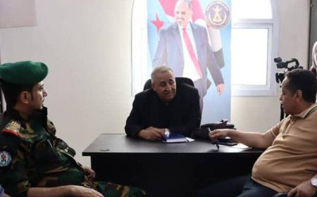 رئيس فريق التوجيه والرقابة الرئاسية يلتقي بقائد الحزام الأمني في لحج