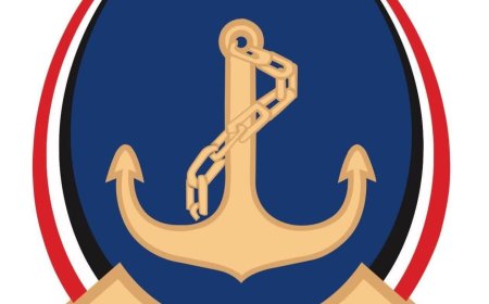 مصلحة خفر السواحل تحذر جميع  الصيادين ومرتادي السواحل والعبارات والزعائم  بعدم الخروج للبحر وتعليق الحركة البحرية خلال 72 الساعة القادمة