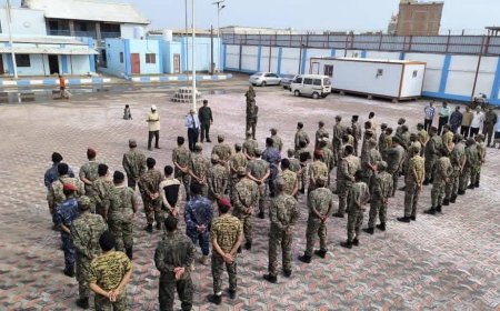 العميد أحمد عثمان ينفذ نزولا توعويا ميدانيا إلى جميع أقسام الشرطة في منطقة شمال عدن