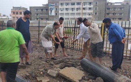 مدير عام مديرية التواهي يقوم بجولة تفقدية لتفقد أضرار المنخفض الجوي