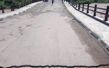 السيول تجرف جسر العرائيس الشهير في العند وتوقف حركة المرور نحو مديريات طور الباحة والقبيطة