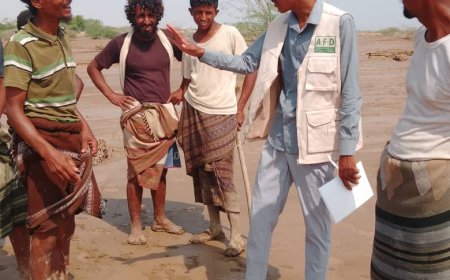 مؤسسة أبين للتنمية أول الواصلين إلى قرية النشيرة المنكوبة بخنفر