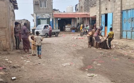 صندوق النظافة بأبين ينفذ حملة نظافة بمدينة شقرة الساحلية