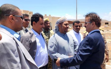 برئاسة الدكتور الخضر محمد السعيدي.. محافظ سقطرى يستقبل فريق التوجيه والرقابة الرئاسي في زيارة رسمية لتعزيز العمل المؤسسي