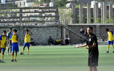 القائمة الأولية تشهد استبعاد 5 وانضمام 6 لاعبين.. منتخب الناشئين يواصل تحضيراته لبطولة الخليج والكابتن سامر فضل يباشر مهامه