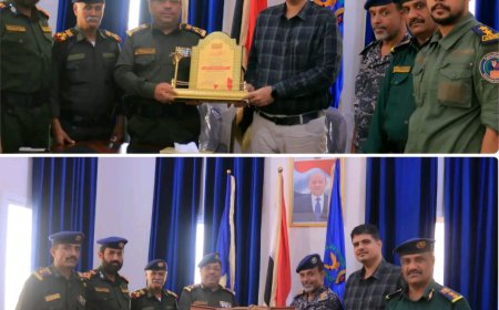 مدير عام مديرية المكلا ومدير أمنها يكرمان كلية الشرطة حضرموت تقديراً لدورها الأمني والوطني