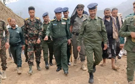 مدير عام شرطة محافظة تعز يتفقد شرطة مديرية الشمايتين وقسم شرطة سوق الأحد