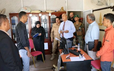 فريق التوجيه والرقابة الرئاسي يتفقد إدارات تنفيذية انتقالي حضرموت