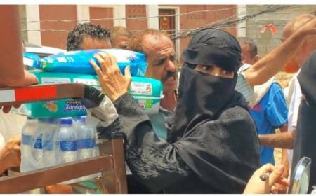 اتحاد الجمعيات والمؤسسات يقدم مساعدات إنسانية عاجلة للأسر المتضررة من السيول في عدن