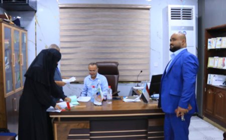 رئيس اللجنة القضائية بعدن ينفذ نزول ميداني للتأكد من مدى التزام المدارس الخاصة بخفض أسعار الرسوم