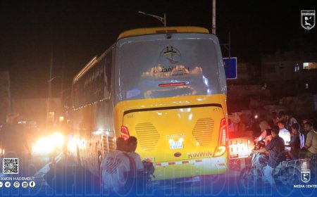 في مشهد استثنائي.. جماهير تضامن حضرموت تودّع البعثة في موكب مهيب