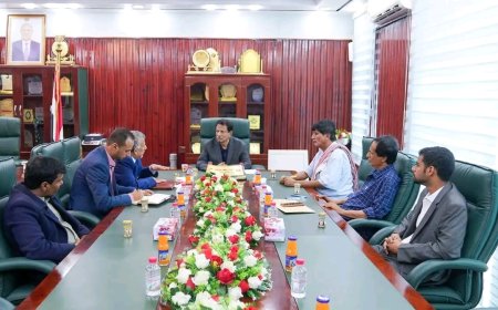 فريق التوجيه والرقابة الرئاسي يلتقي محافظ المهرة ويبحث تعزيز التنسيق المشترك