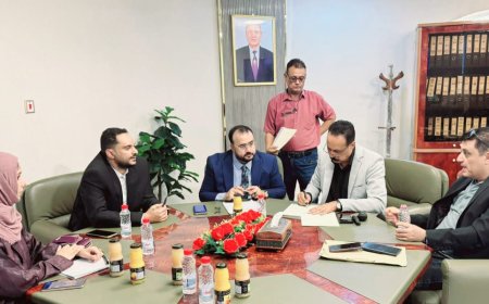 الأشغال العامة توقع عقوداً لمشاريع طارئة وإعادة تأهيل طرق استراتيجية بعدن وأبين