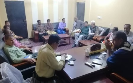 مدير عام خنفر “اليوسفي” يلتقي بمدراء المدارس الأهلية بخنفر.