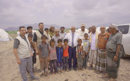 لجنة الطوارئ بالحديدة تتفقد مخيم متضرري السيول في حيس وتوجه بتكثيف الإغاثة