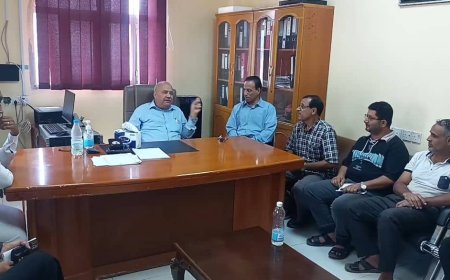 مدير عام الصحة بعدن يشدد على مضاعفة الجهود والعمل بروح الفريق واحد لتحسين جودة خدمات مستشفى 22 مايو