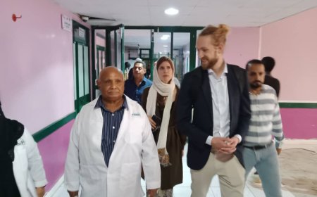 مدير عام مستشفى الصداقة بعدن يستقبل السكرتير الأول للصحة في السفارة الهولندية