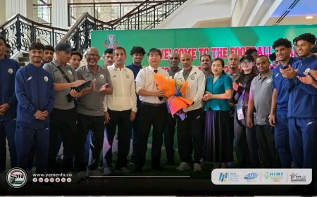 بعثة منتخبنا الوطني تحت 23 عامًا تصل فيتنام برئاسة الدكتور عادل عمر