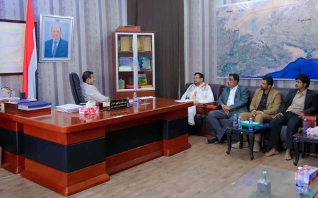 المحافظ بن الوزير يناقش مع مؤسسة الكهرباء والسلطة المحلية أوضاع كهرباء عسيلان