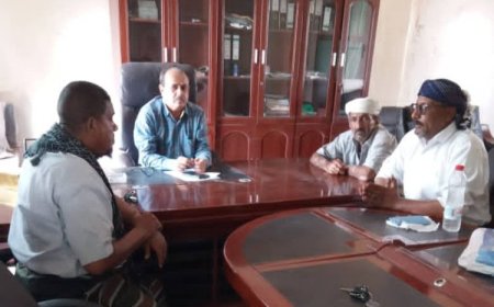 رئيس تنفيذية انتقالي زنجبار يلتقي مدير مكتب الضرائب ويناقش سبل تعزيز الإيرادات