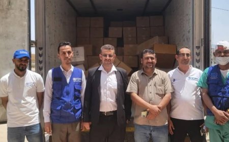 المنظمة الدولية للهجرة تدعم مركز معالجة الإسهالات في عتق بالأدوية الأساسية