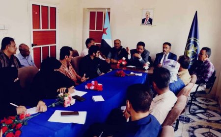 فريق التوجيه والرقابة الرئاسي يعقد لقاءً مع تنفيذية انتقالي أبين