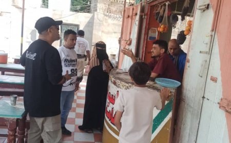 الاتحاد المدني ومكتب الصناعة يواصلان حملاتهما في عدن وإغلاق محال مخالفة وضبط منتجات منتهية الصلاحية