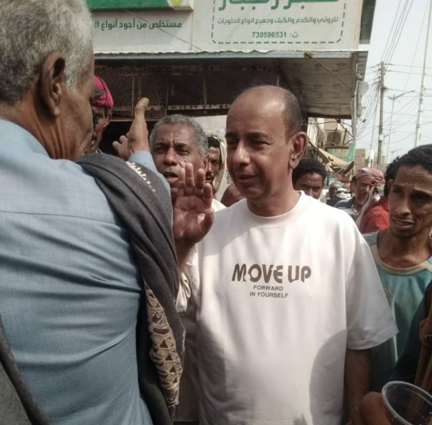 الشدادي ينفذ نزولًا ميدانيًا إلى سوق زنجبار لضبط الأسعار ومراقبة التزام التجار بالتسعيرة الجديدة