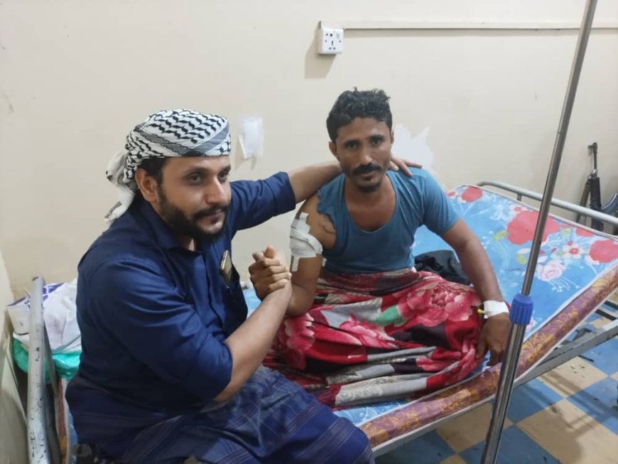 العميد الكلدي يطمئن على الحالة الصحية للمصاب محمود حنش في العاصمة عدن
