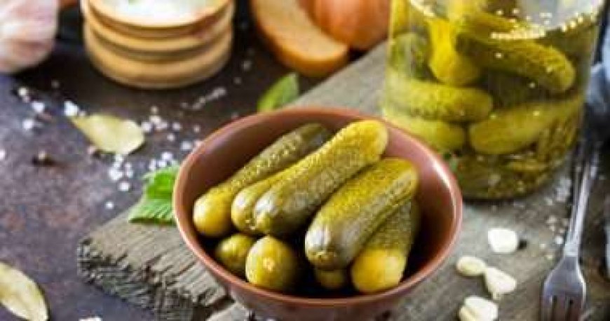فوائد المخلل الصحية منها تنظيم سكر الدم وتحسين الهضم