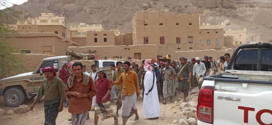 حضرموت.. تودّع الحكيم الحضرمي الشيخ مبارك بازياد في موكب جنائزي مهيب