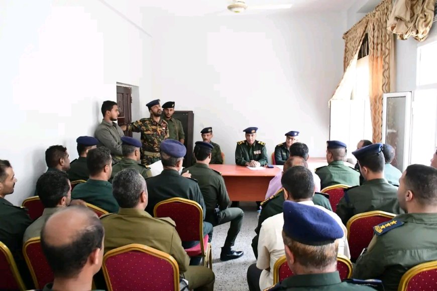 مدير عام شرطة تعز يتفقد إدارة البحث الجنائي ويوجه برفع الجاهزية وتعزيز الأداء الأمني