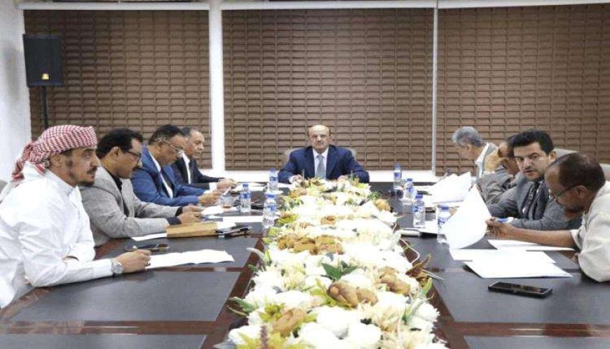 مركزي عدن يضخ 50 مليون دولار لتمويل عمليات استيراد السلع الأساسية