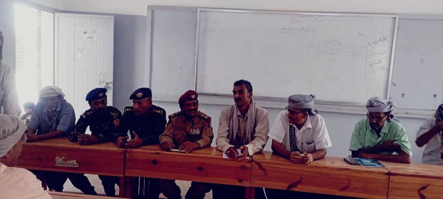 لقاء مشترك لقيادة انتقالي أحور والسلطة المحلية والجهات الأمنية والتجار لضبط الأسعار وتوحيدها