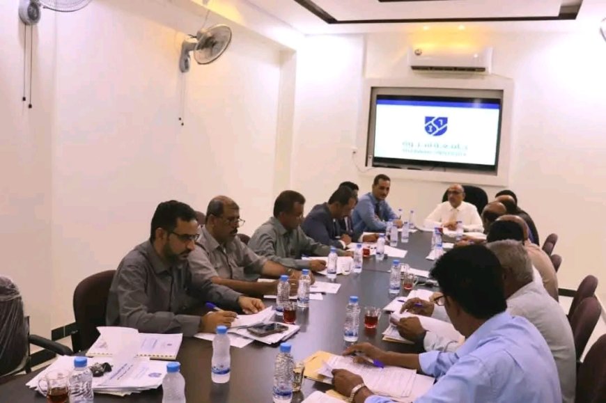 مجلس جامعة شبوة يُقر التقويم الجامعي للعام الجديد ويدعو الحكومة لاعتماد درجات الكادر الأكاديمي