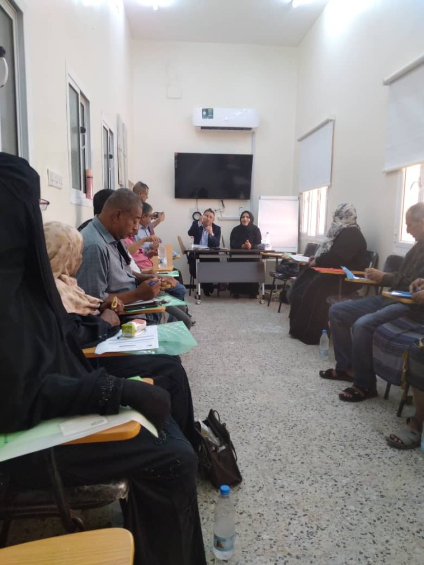 نائب محافظ أبين يترأس الاجتماع الدوري السادس للجنة الاستشارية بحضور منسقة منتدى التنمية السياسية منال مهيم