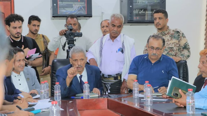 تحركات رسمية في لحج واتخاذ قرارات حاسمة لضبط أسعار السوق ومكافحة المضاربة بالعملة.