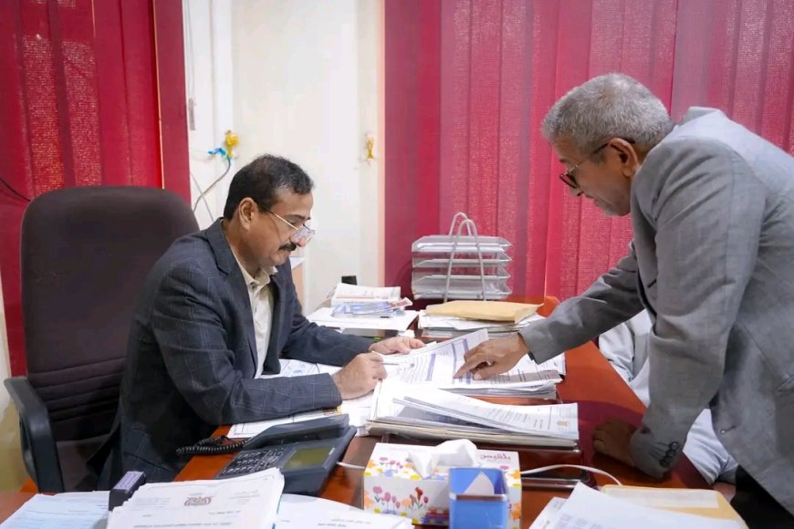 المحافظ بن الوزير يُدشّن مرحلة استكمال بيانات الموظفين المبعدين قسرًا من وظائفهم