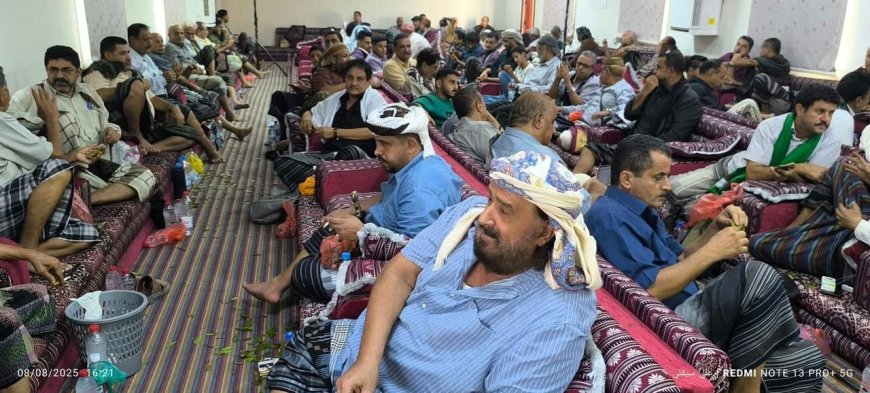 بعد طول غياب.. مجلس تنسيق أبناء يافع - عدن يحتفي باللواء الركن طيار قاسم عبدالرب العفيف