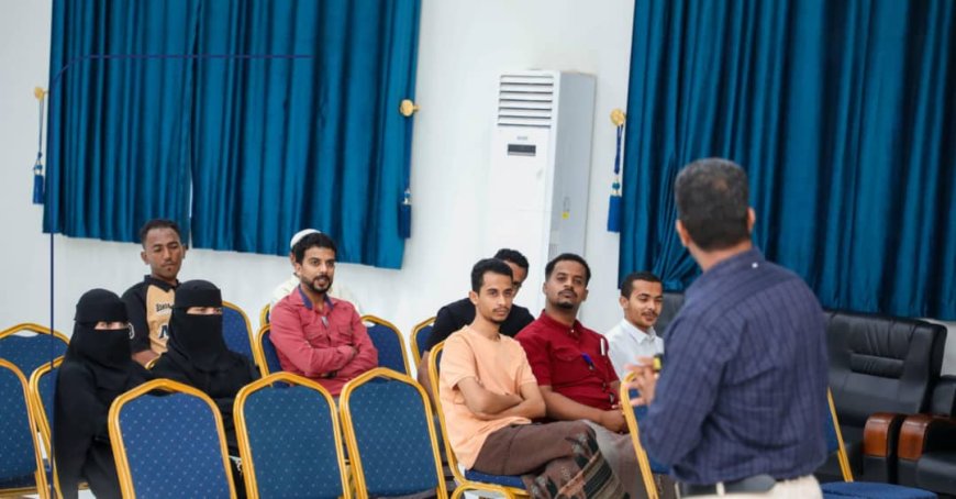 محاضرة علمية في الشحر تسلط الضوء على أسرار تحويل مشاريع التخرج إلى أبحاث قابلة للنشر