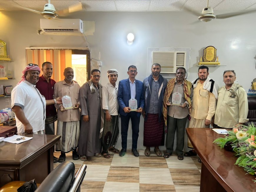 مدير مكتب الشؤون الاجتماعية والعمل بساحل حضرموت يلتقي نقابة بترومسيلة ويؤكد إيجاد حلول لمطالب العمال
