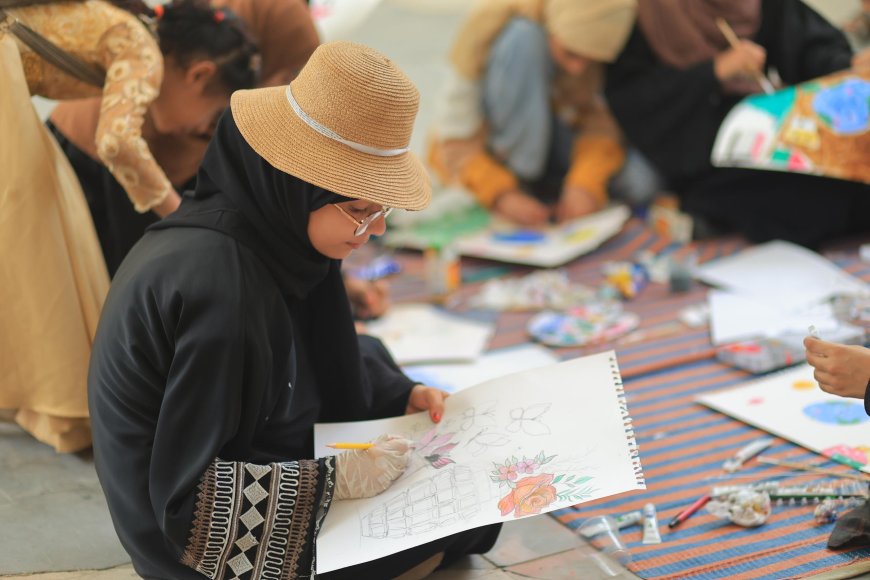 تعز تحتفي بفن السلام.. 70 طالبة يتنافسن في مسابقة دولية للرسم