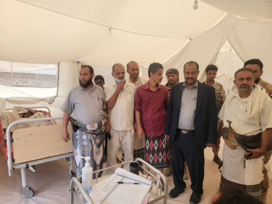 مدير عام مديرية قعطبة يزور المركز الصحي المدافن بالمدينة