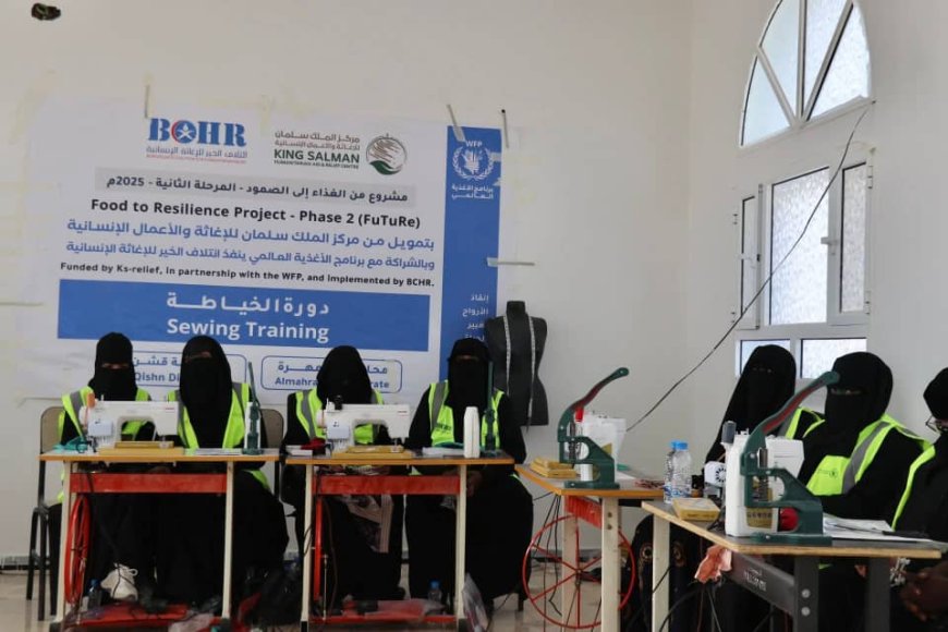 مدير عام مديرية قشن يدشن عدد من الدورات التدريبية
