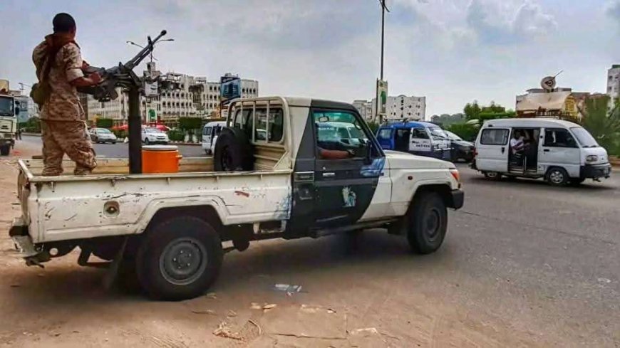 أمن عدن يحرر زوجة ويضبط مسلحًا هدد بتفجيرها بقنبلة يدوية في المنصورة