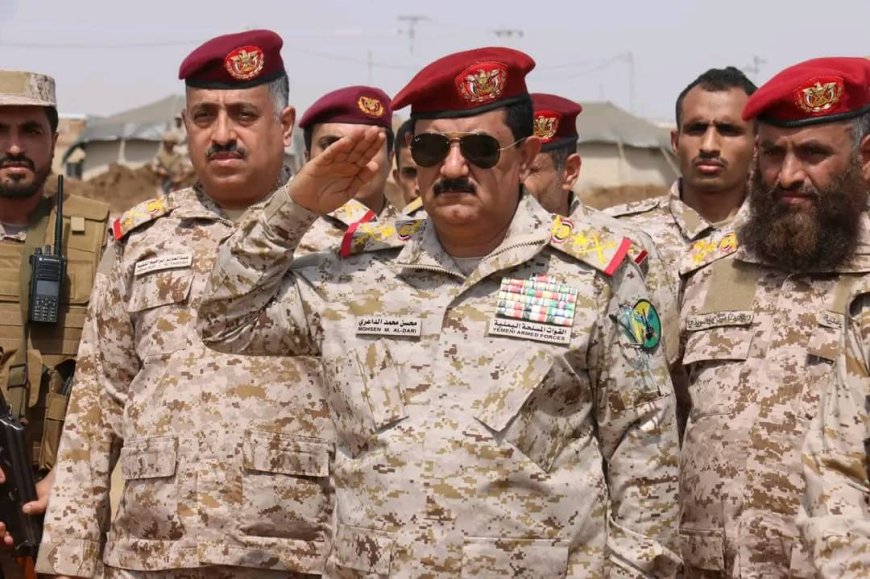 وزير الدفاع يشيد بانضباط قوات محور مران وجاهزيتها القتالية