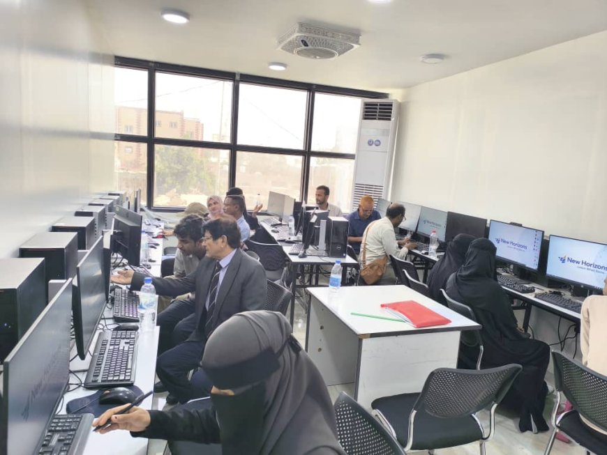 مدير عام التغذية المدرسية بوزارة التربية يدشن الدورة التدريبية في قيادة الحاسوب بعدن 